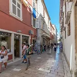 Luce Mala شقة