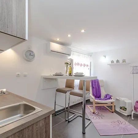 Luce Mala Apartment *